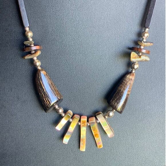 Vintage Abalone and Wood Tribal Necklace, in Silver tone, Unmarked - Picture 1 of 3
